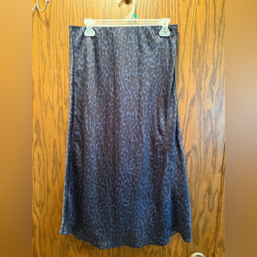 Elegant Blue and Black Leopard Patterned Skirt